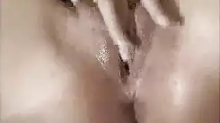 مصارعة جنس إكس إكس إكس: أجساد متعرقة ووضعيات سيطرة