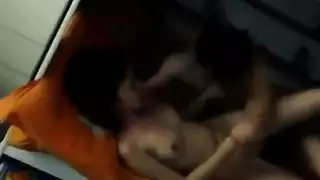 فيديو إباحي مجاني: أنين عالٍ من قضيب أسود كبير في مشهد شرجي