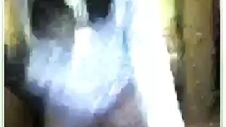 ضعف المتعة: عارضتان تتبادلان دورها على قضيب محظوظ