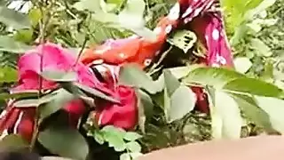 رغبة هندية محرمة: امرأة أكبر تهيمن على شاب أصغر