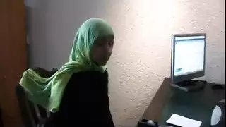 سحاق صريح: مغربية حارة تمارس الجنس مع مهبل مراهقة هولندية ضيق