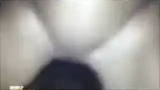 تتعرض للجماع في الوجه ثم تأخذ ذلك الوحش الأسود عميقاً في فرجها