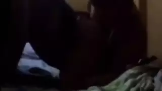 كل شيء فيها يهتز من الضرب الإباحي الخشن