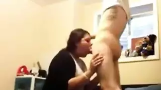 تفريغ الرغبات: حفلة نيك فموي جامحة