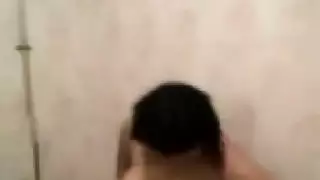 خطيبة محجبة تئن وهو يضربها بقوة ويعصر ثدييها الكبيرين