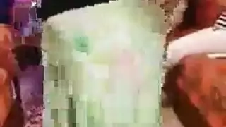 عرض ثوب النوم الشفاف: استمناء والعروسة العربية تبلغ رشاشة