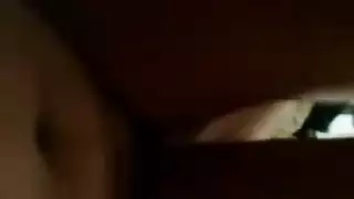 فيديو عربي xxx: مص عميق ونيك قوي على السرير