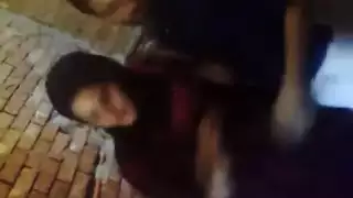 ولد شقي وعروسته النشطة في مداعبة إباحية صريحة