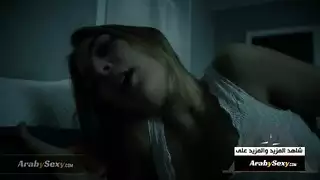 جلسة عائلية لمشاهدة الأفلام تتحول لجلسة إباحية الأخت تنضم للمشاهدة