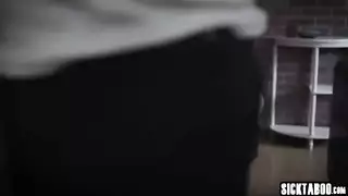 اخت تغتصب اهوها