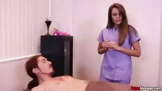 إباحية في المواصلات العامة: عصابة جنسية في حافلة مصرية