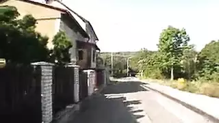 أفلام إباحية: فتاة ممتلئة تتعرض للجماع من قبل عاهرات شقر ساخنات