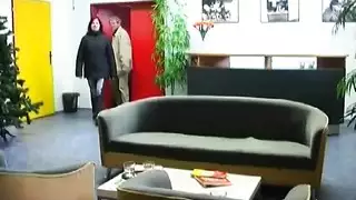 هزات نسائية متعددة: ضرب بقضيب جلدي