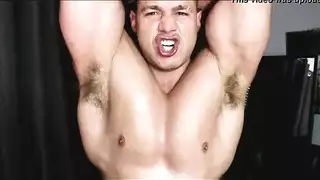 اختراق شرجي مزدوج مع عارض أزياء رجل