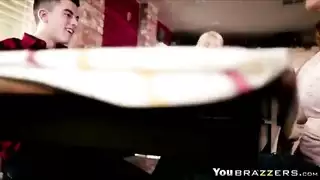 ينكو هو و امه وهنا و زوجته