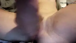 غارقة في البلل: تدفق شهوتها على قضيبه