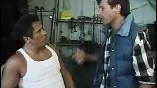 فتاة كرتونية صغيرة تمتلئ مهبلها بالسائل المنوي