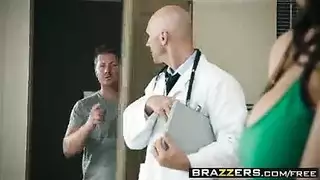الحصول على تثبيت من قبل طبيبها