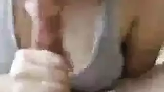 شرموطة مصرية متخصصة في المص: إثارة وإمتاع القضيب العربي