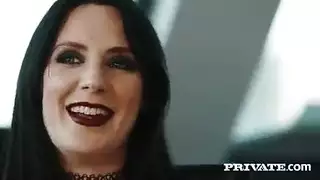 كس مشعر يُلعق ويُضرب بقضيب أسود كبير