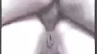 علاقة جنسية جماعية في الخارج: جزائري ينيك طالبة مع عاهرتين