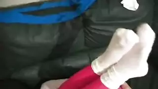 معلمة مراهقة شقراء تظهر مؤخرتها الكبيرة في رقصة حارة