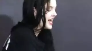 خيال سحاقي ثلاثي: أعضاء مبللة وتقبيل عميق باللسان