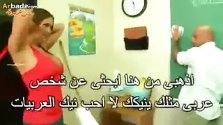 أظافر طويلة عاملة نظافة تحنيط