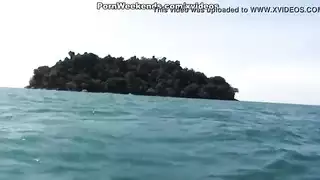 حوريات بالكاد قانونيات في جماع جماعي جامح