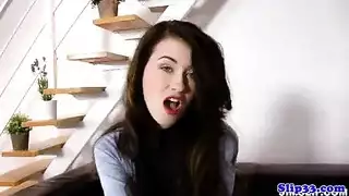 رجل ناضج يستمني لانتفاخ شاب كبير