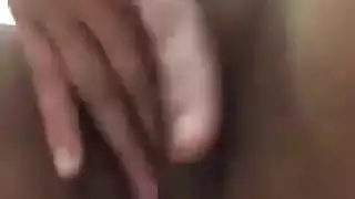 كس العاهرة الآسيوية يبتل من جلسة استمناء مكثفة