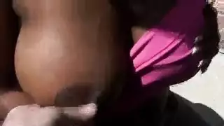 حفلة ألعاب جنسية مجنونة: مراهقة سوداء وفتاة آسيوية في مشهد إباحي