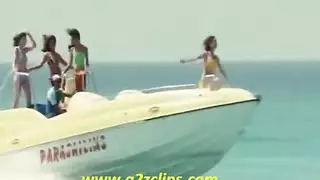 هاردكور: رقص هز أثداء لديا ميرزا وتقبيل نيك حلق