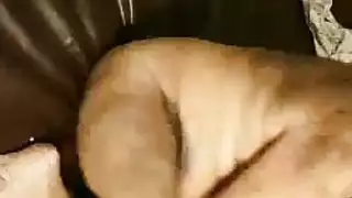 سويسري الثدي ضخمة مثليه وجه الجلوس