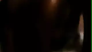 وحدات دمية الأبنوس الساخنة تحاول يائسة أن تجعل صديقها نائب الرئيس مع مؤخرتها الساخنة