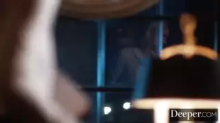 عاهرة تنشج تأخذ ضربًا شرجيًا يبدو مؤلمًا