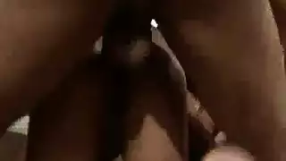 أخ يفتح طيزأختو بزبو الطويل والتخين