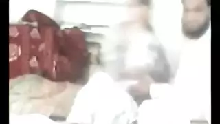 جميلة باكستانية وفحل عراقي