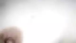 لاعب مصري يقدم ضربات عميقة وعنيفة