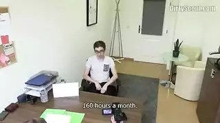 زوجة مديره في العمل