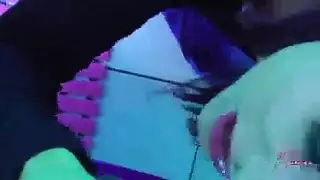 جنس خام في الداخل مشهد عنيف