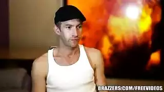 قضيب أمريكي ملطخ بأحمر الشفاه بعد مص شديد