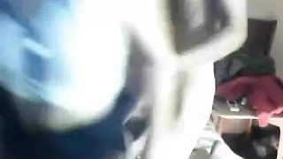 عاهرتان مثارتان تلعبان بأعضائهما الرطبة