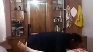 عم ينيك بنت اخوه المراهقه