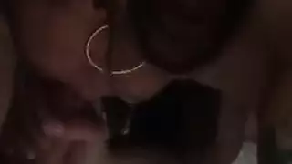 خيال المالك: إيفا تبلع قضيبه ثم تركب عليه على كرسي المكتب