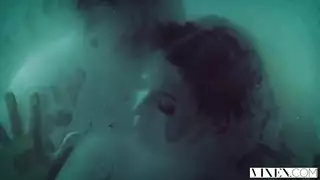 المرأة التي لديها الحمار الكبير يقفز في صاحب الديك فيديو إباحي مجاني