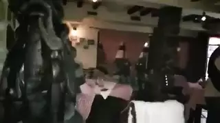 خمس جميلات رومانيات في جلسة حفلة جنسية خام