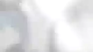 يلعب في سن المراهقة الروسية الروسية مع الديك الضخم واستعد للحصول على هزة الجماع