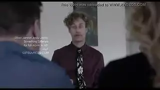 كس جيليان يانسون الكثيف يلتهمه رجل أسود قوي