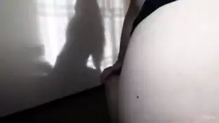 مؤخرة اللاتينية ابنة الزوجة تحل ملله المهبلي